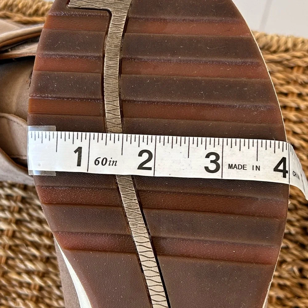 Clarks‎ Unstructured Women’s Leather Un Adorn Lo Sneaker Taupe Size 10M
